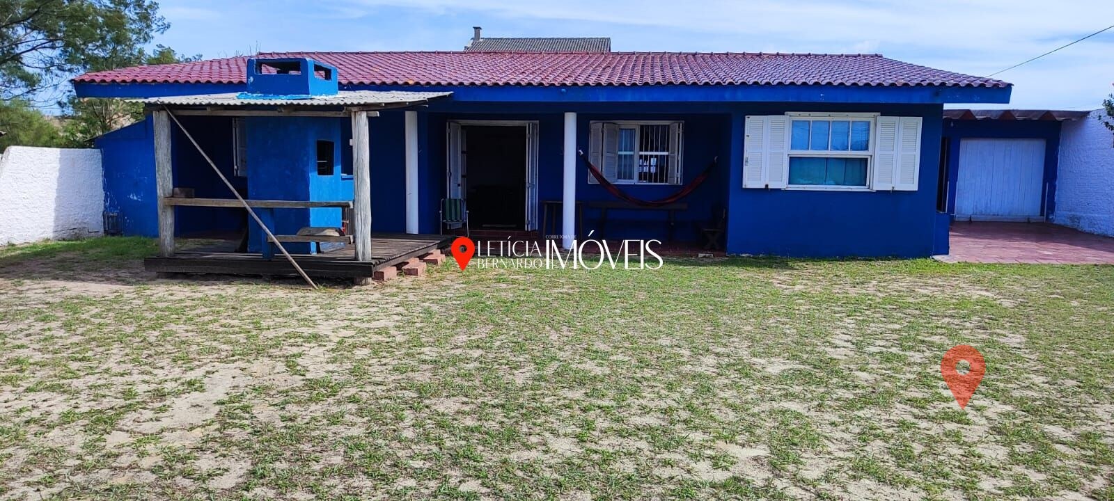 Casa Rústica com Pé Direito Alto à Venda em Balneário Pinhal — foto 3