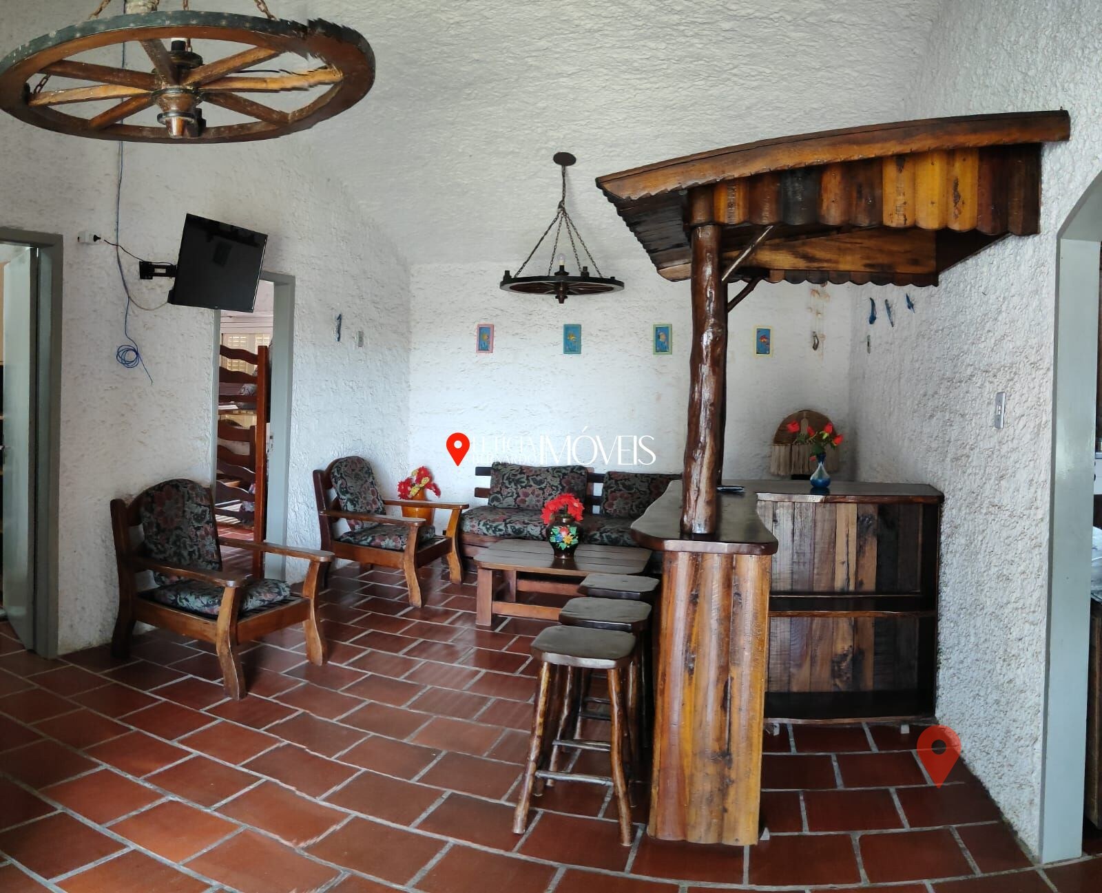 Casa Rústica com Pé Direito Alto à Venda em Balneário Pinhal — foto 8