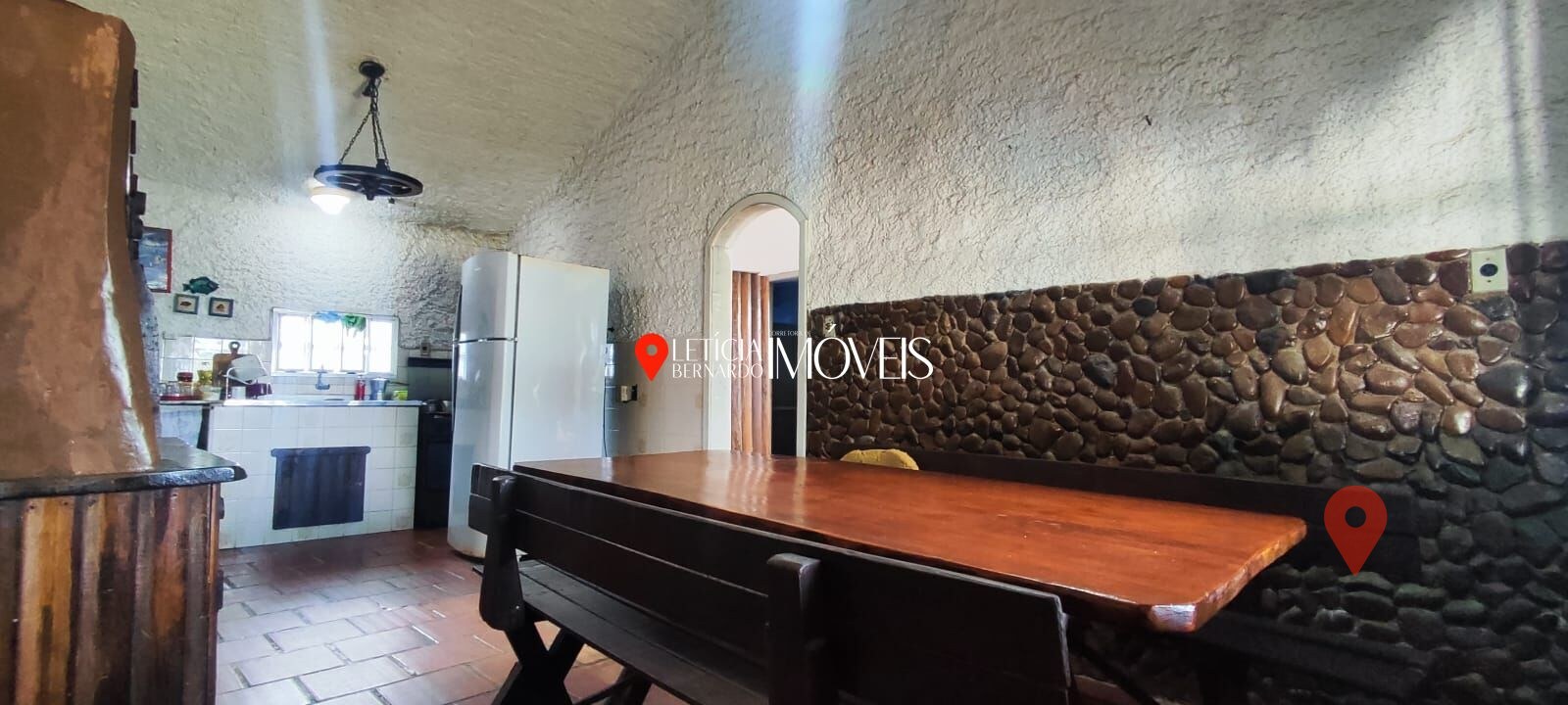 Casa Rústica com Pé Direito Alto à Venda em Balneário Pinhal — foto 11