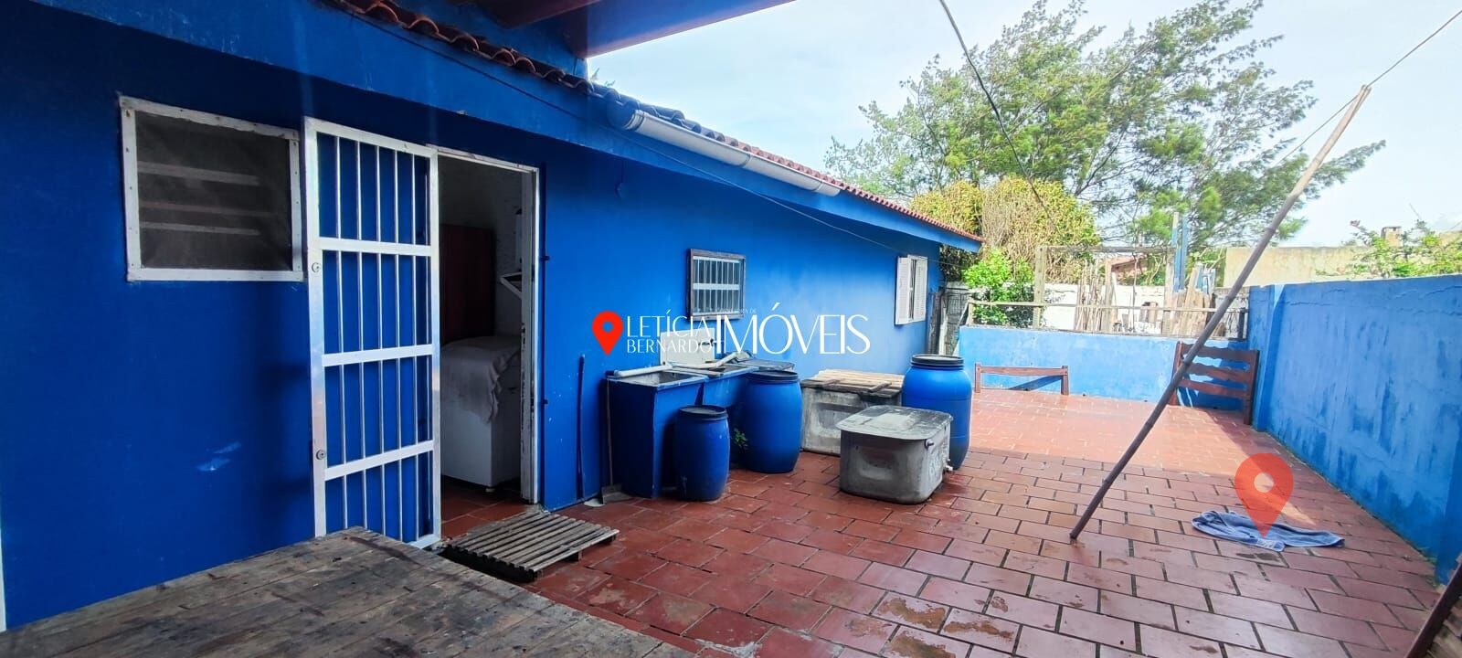 Casa Rústica com Pé Direito Alto à Venda em Balneário Pinhal — foto 14