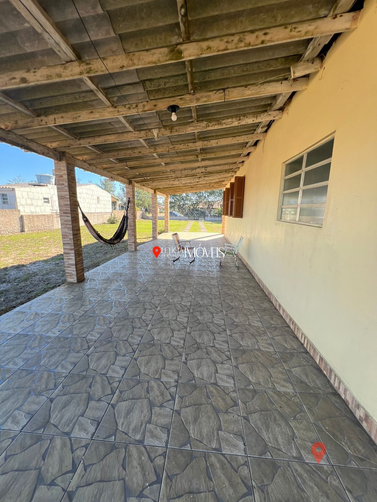 CASA ACONCHEGANTE EM AMPLO TERRENO – EM BALNEÁRIO PINHAL! — foto 3