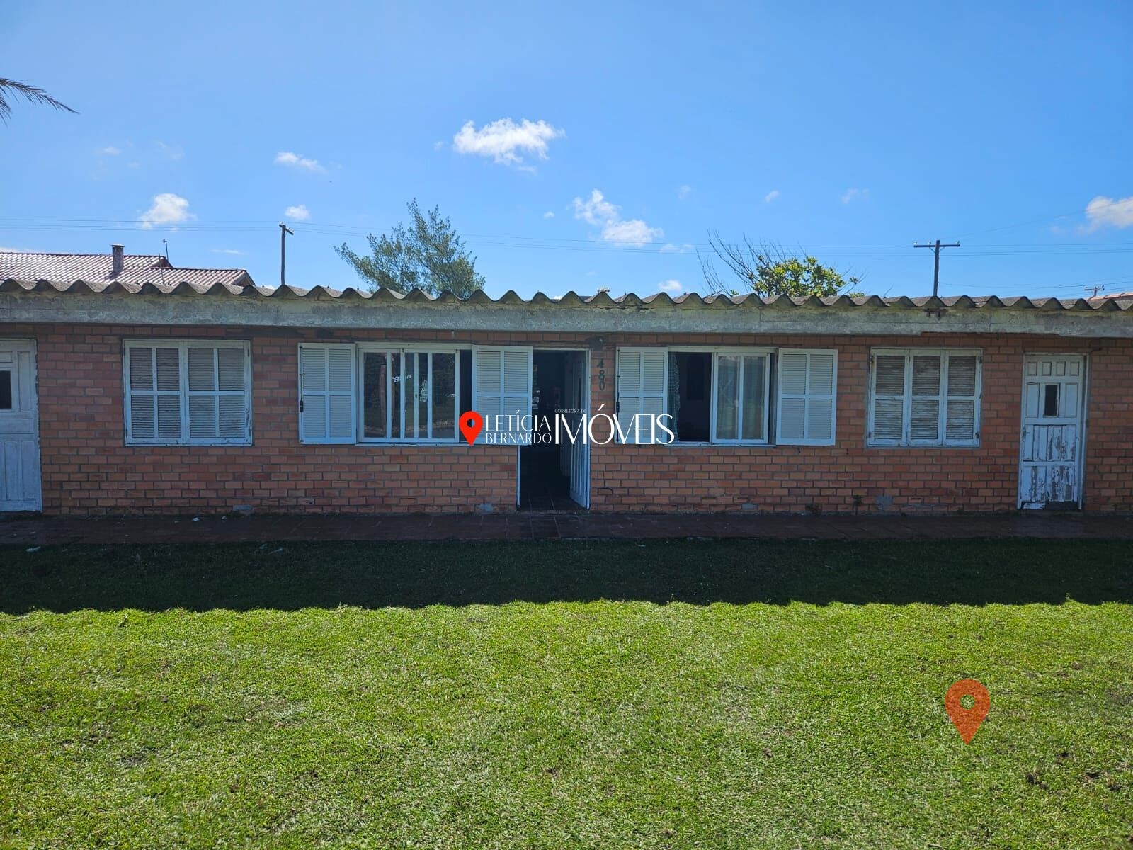 Pousada ou Casas Geminadas à venda - OPORTUNIDADE IMPERDÍVEL EM BALNEÁRIO PINHAL! 189mil — foto 1