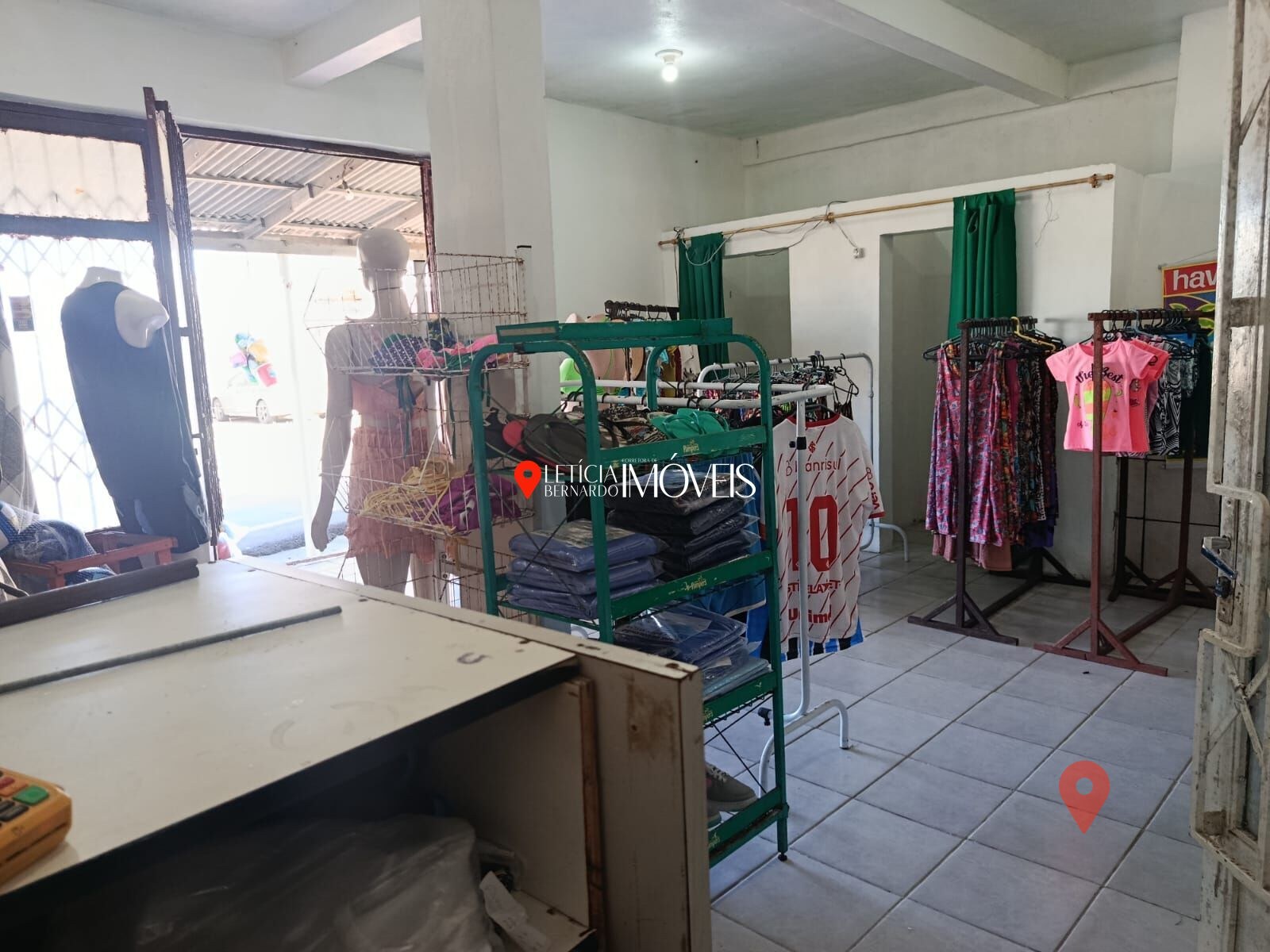 SOBRADO COM PONTO COMERCIAL EM FUNCIONAMENTO – R$ 216.000,00 — foto 2