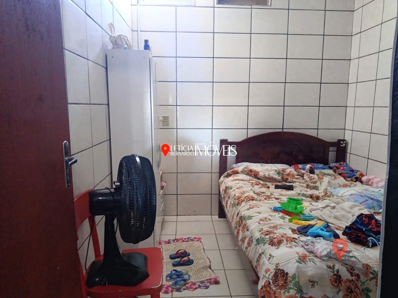 SOBRADO COM PONTO COMERCIAL EM FUNCIONAMENTO – R$ 216.000,00 — foto 4