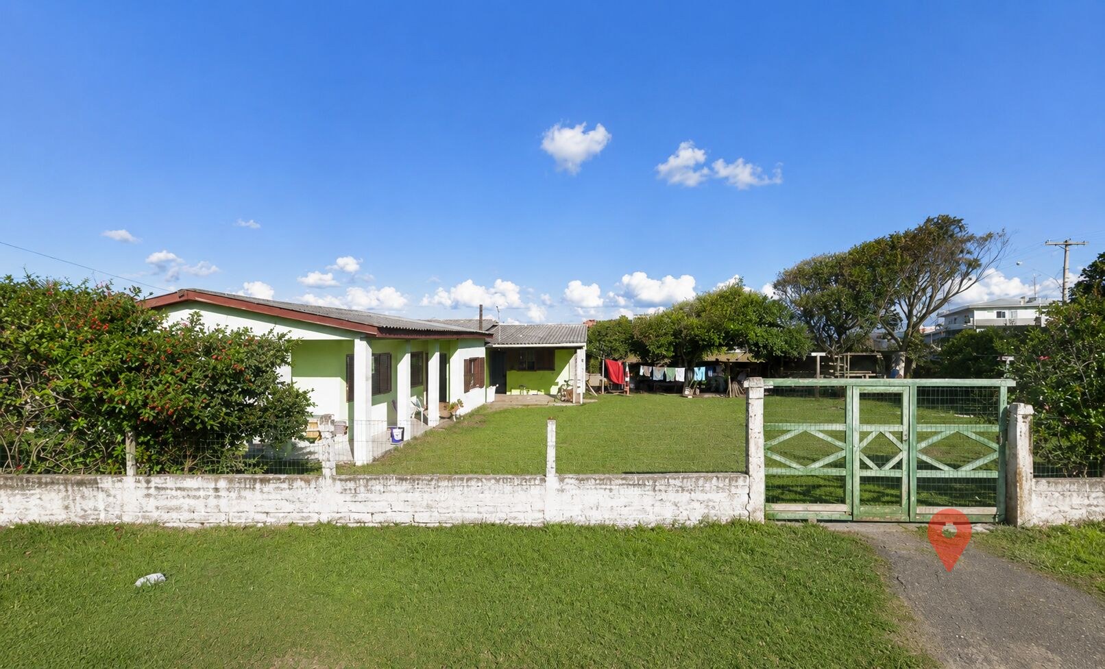 Casa à venda no bairro Centro em Balneário Pinhal/RS — foto 1