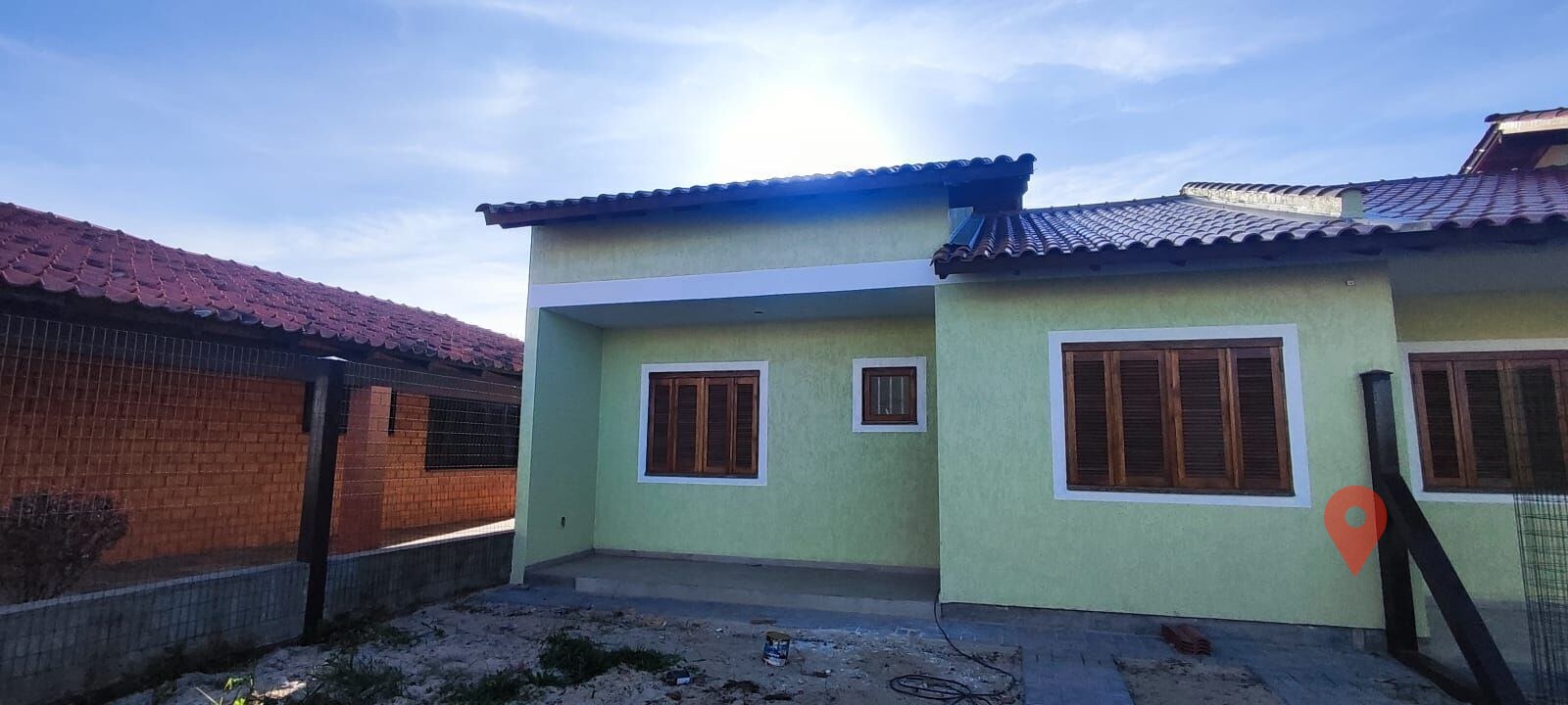 Casa à venda no bairro Centro em Balneário Pinhal/RS — foto 1