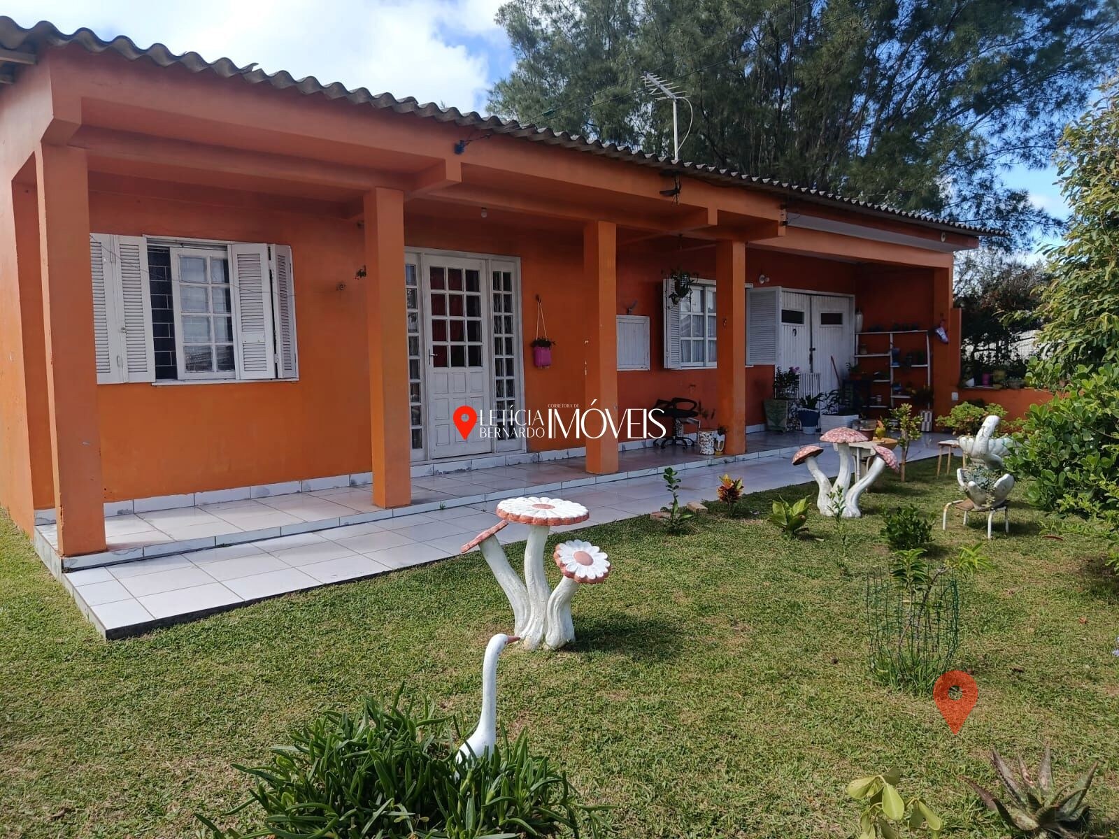 CASA COM ANEXO NO CENTRO – R$ 390.000,00 PRÓXIMA AO MAR — foto 1