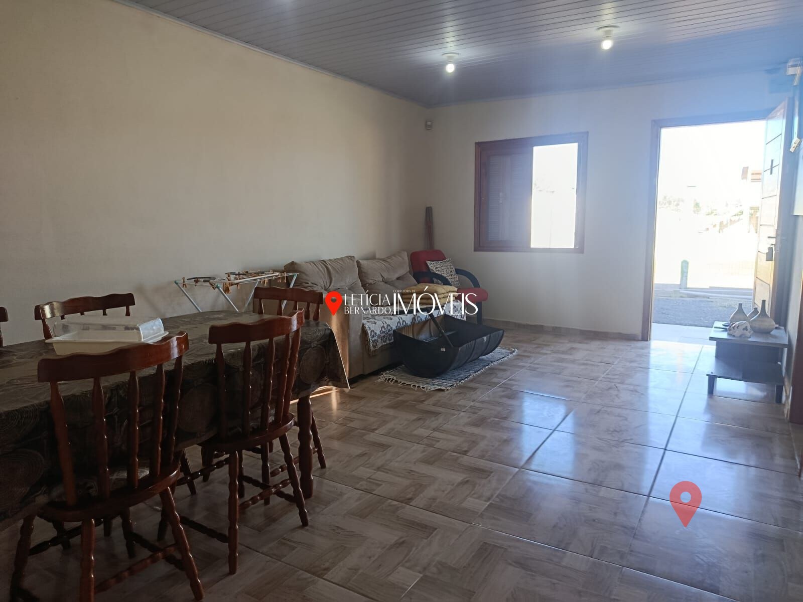 CASA DE ESQUINA COM DUAS CASAS no terreno -R$ 240 mil! — foto 8