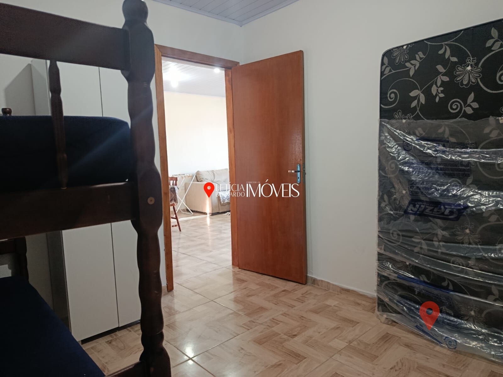 CASA DE ESQUINA COM DUAS CASAS no terreno -R$ 240 mil! — foto 14